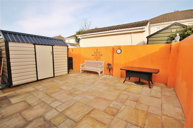 2 Haydens Park Green, Lucan, Co. Dublin