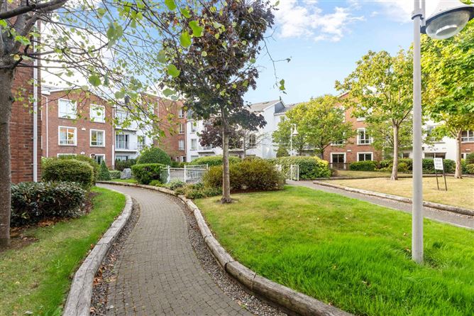 86 St. James Wood, South Circular Road, Dublin 8