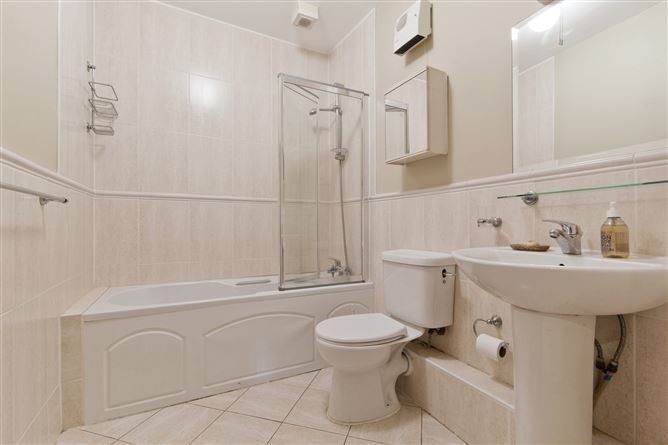 31 The Ramparts, Cabinteely, Dublin 18