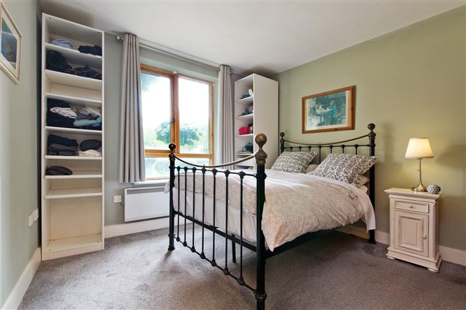 31 The Ramparts, Cabinteely, Dublin 18