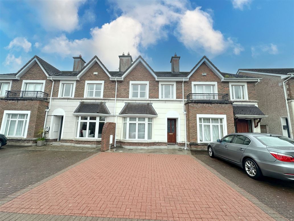 38 Ros Caoin, Roscam, Galway