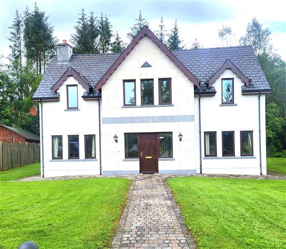 11 Errew Drive Lough Rinn, Mohill, Leitrim