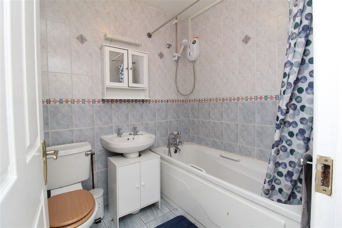 8 An Larnach, Bohermore, Galway