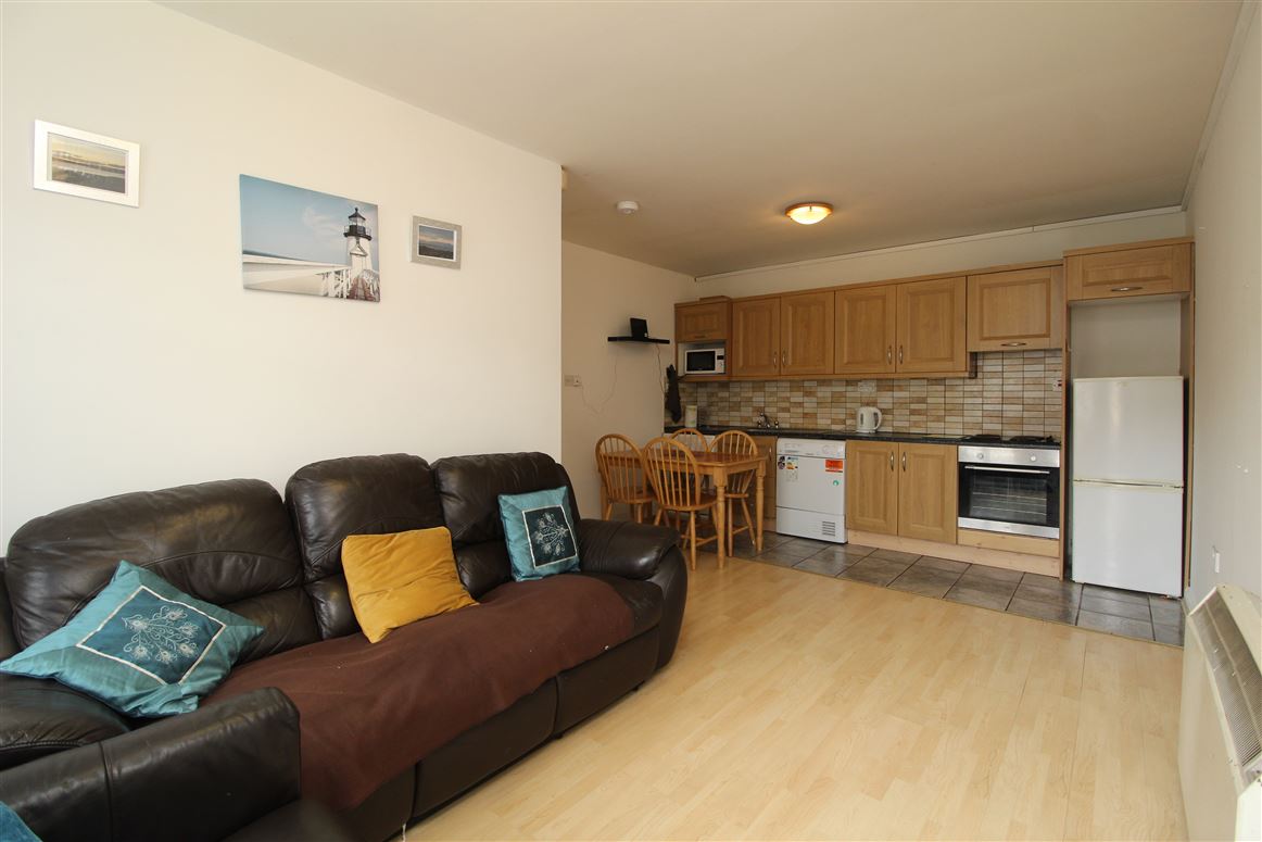 8 An Larnach, Bohermore, Galway