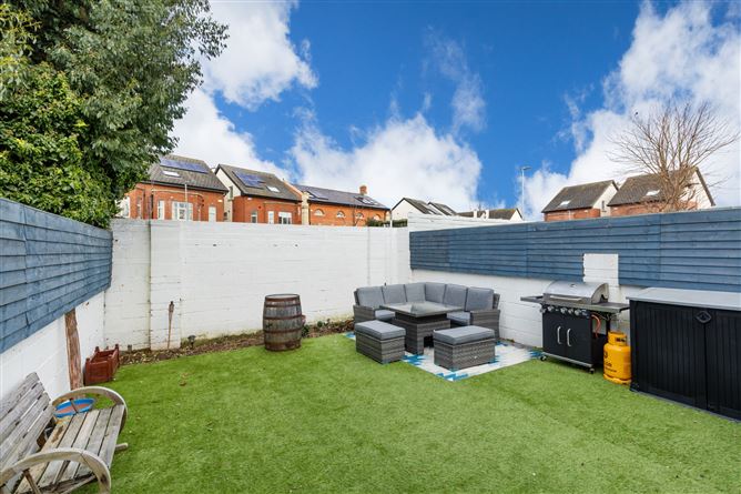 16 The Crescent, Binn Eadair View, Sutton, Dublin 13