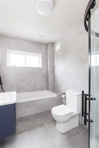 16 The Crescent, Binn Eadair View, Sutton, Dublin 13