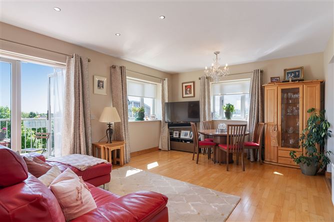 18 Grianan Fidh, Stepaside, Dublin 18