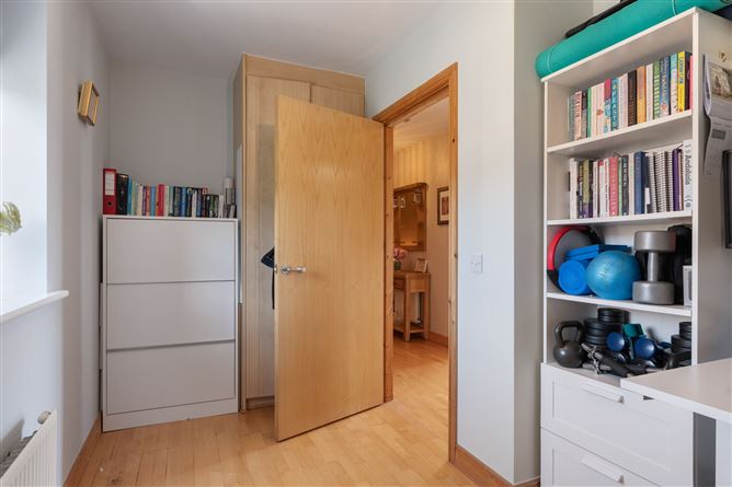 18 Grianan Fidh, Stepaside, Dublin 18