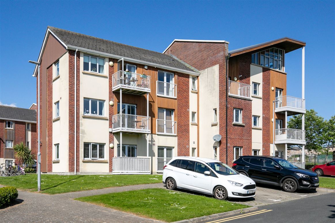 18 Grianan Fidh, Stepaside, Dublin 18
