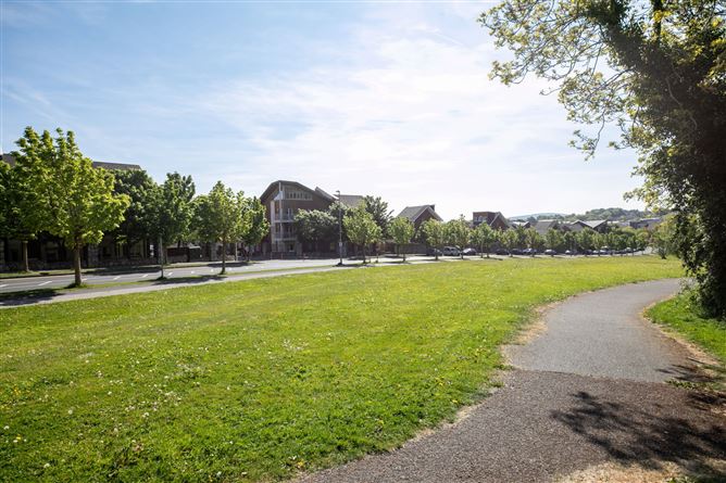 18 Grianan Fidh, Stepaside, Dublin 18