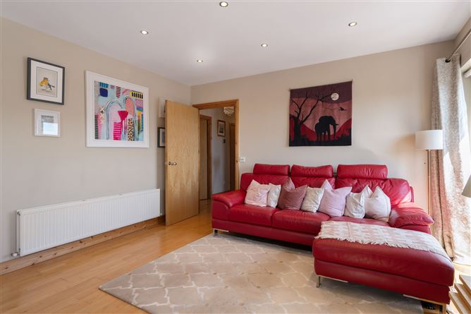 18 Grianan Fidh, Stepaside, Dublin 18