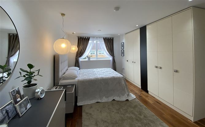 Photo 16 of 26 — 12 Diswellstown View, Castleknock, Dublin 15