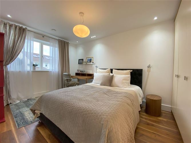 Photo 20 of 26 — 12 Diswellstown View, Castleknock, Dublin 15