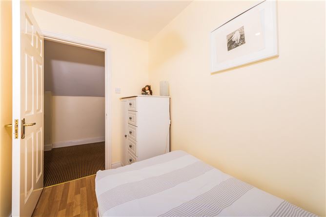11 The Stables, Woodstown, Co.Waterford