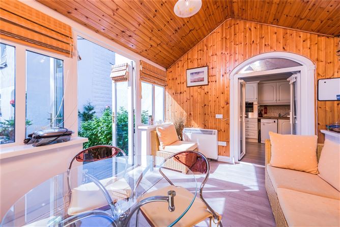 11 The Stables, Woodstown, Co.Waterford