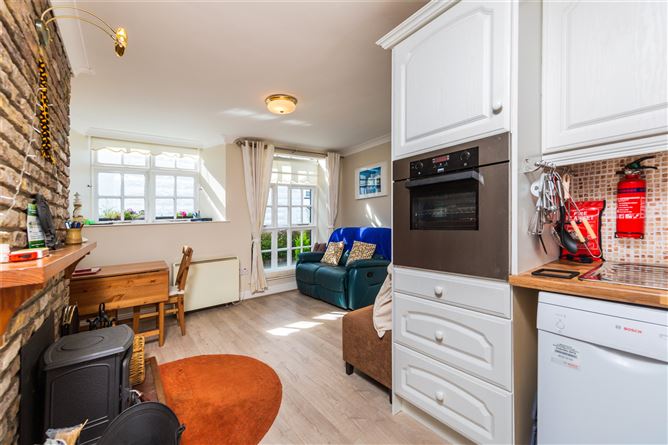 11 The Stables, Woodstown, Co.Waterford