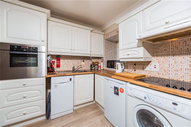 11 The Stables, Woodstown, Co.Waterford
