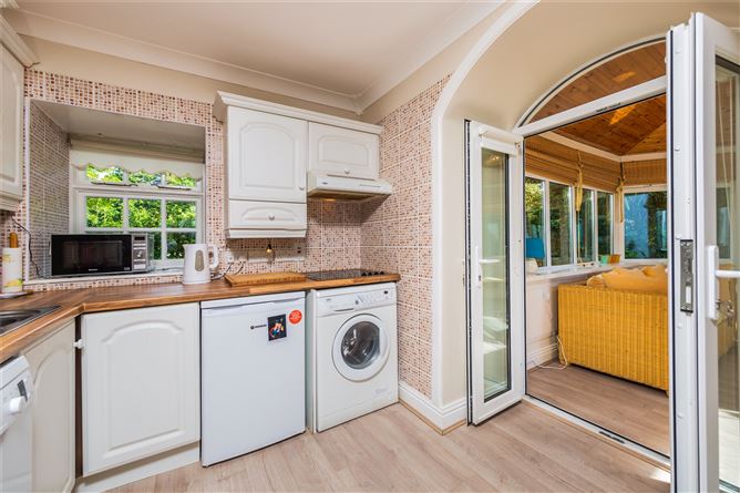 11 The Stables, Woodstown, Co.Waterford