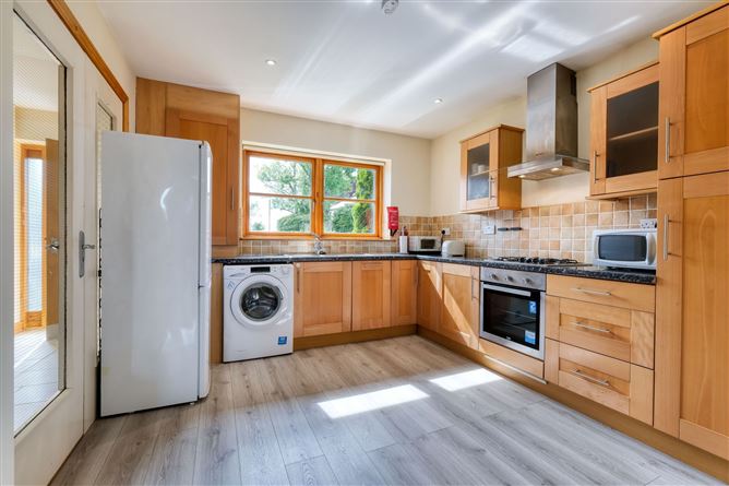20 Saint Albans, Battery Road, Longford