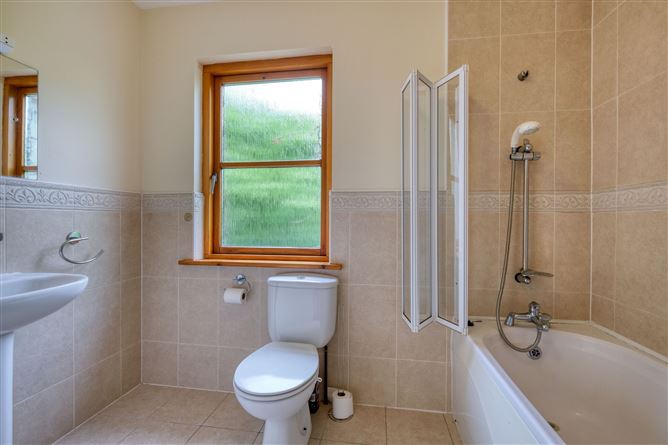 20 Saint Albans, Battery Road, Longford
