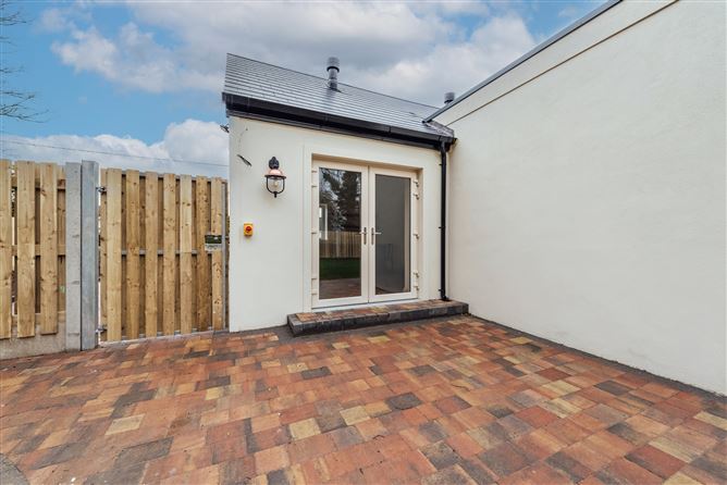 Hazelwood Lodge, Brownstown Great, Curragh, Kildare
