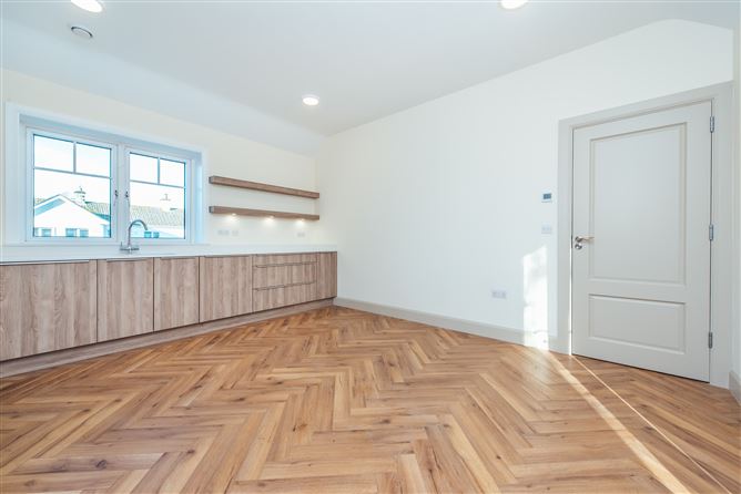 Hazelwood Lodge, Brownstown Great, Curragh, Kildare