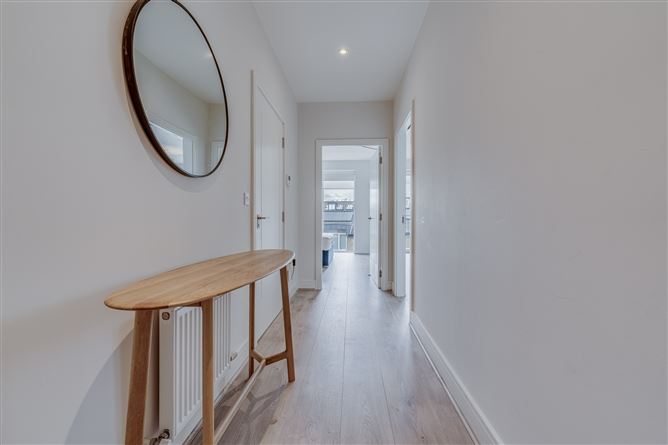 11 Maple Hall, Clay Farm, Leopardstown, Dublin 18