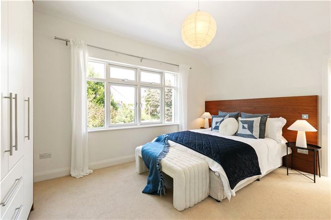 https://photos-a.propertyimages.ie/media/7/0/7/5006707/8fc5f323-b9e8-45b7-b06c-35ffba905129_l.jpg