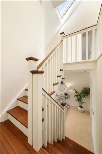 https://photos-a.propertyimages.ie/media/7/0/7/5006707/8fc5f323-b9e8-45b7-b06c-35ffba905129_l.jpg