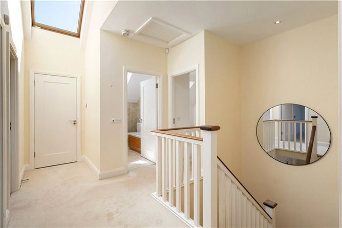 https://photos-a.propertyimages.ie/media/7/0/7/5006707/8fc5f323-b9e8-45b7-b06c-35ffba905129_l.jpg