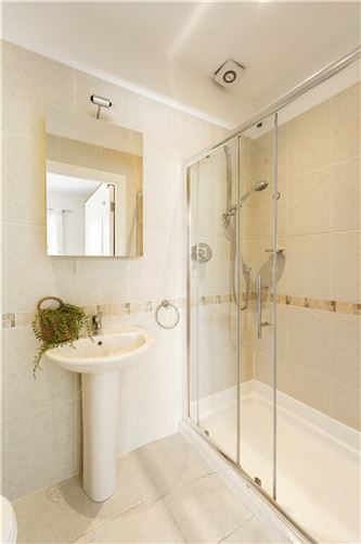 https://photos-a.propertyimages.ie/media/7/0/7/5006707/8fc5f323-b9e8-45b7-b06c-35ffba905129_l.jpg