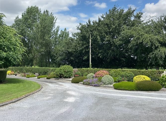 Photo 28 of 36 — Deansgrove, Cashel, Co. Tipperary
