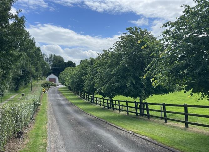 Photo 26 of 36 — Deansgrove, Cashel, Co. Tipperary