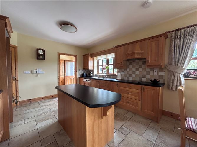 Photo 10 of 36 — Deansgrove, Cashel, Co. Tipperary