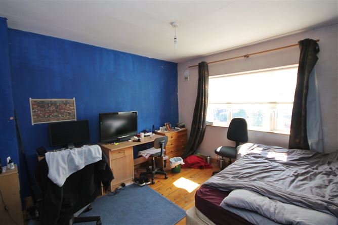 70 Wheatfield Road, Palmerstown, Dublin 20