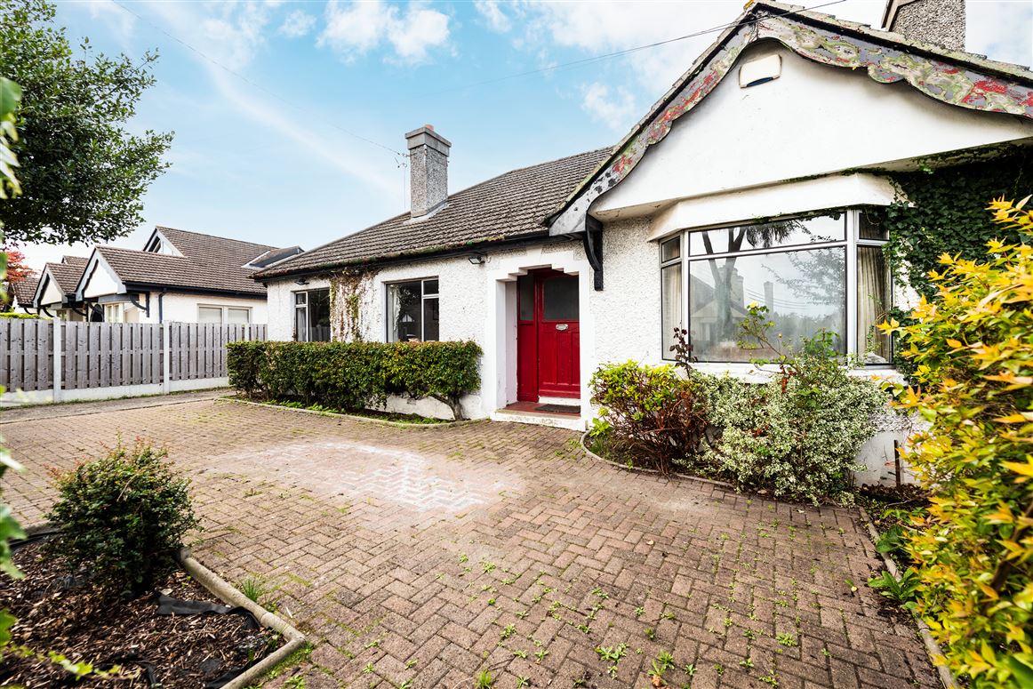19 Woodlawn Park, Churchtown, Dublin 14