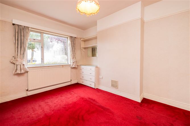 19 Woodlawn Park, Churchtown, Dublin 14