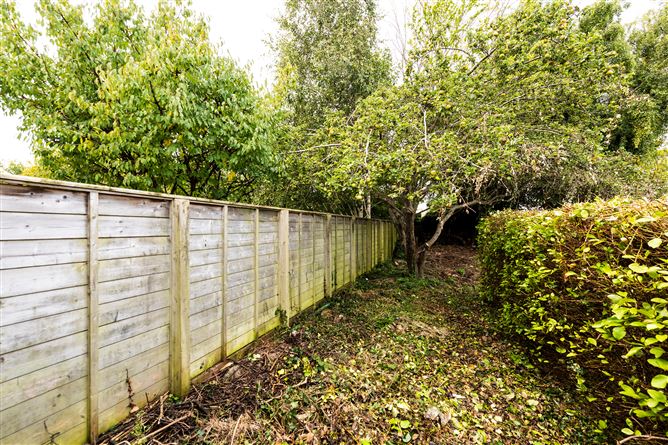 19 Woodlawn Park, Churchtown, Dublin 14