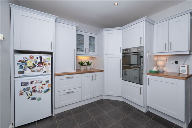25 Summerdale Lawn,  Ballyclamasey, Youghal, East Cork