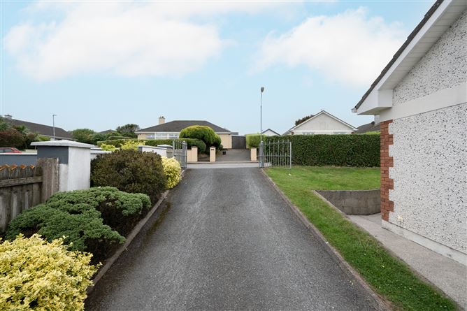 25 Summerdale Lawn,  Ballyclamasey, Youghal, East Cork