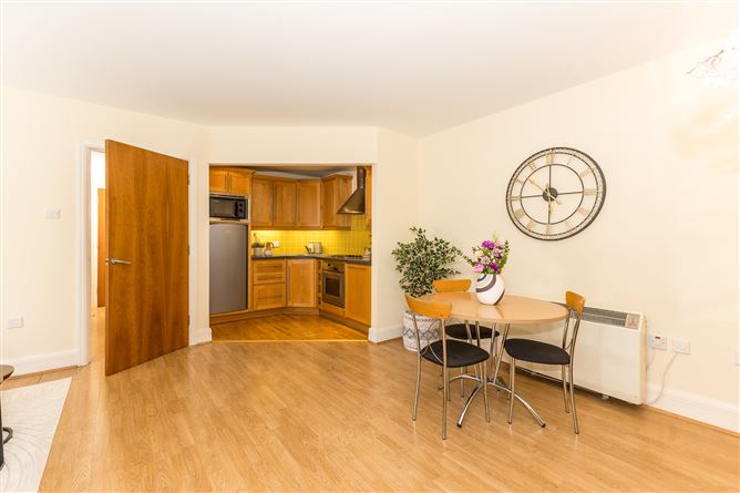38 Adelaide Square, Whitefriar Street, South City Centre,   Dublin 8