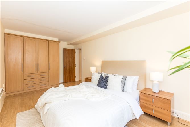 38 Adelaide Square, Whitefriar Street, South City Centre,   Dublin 8