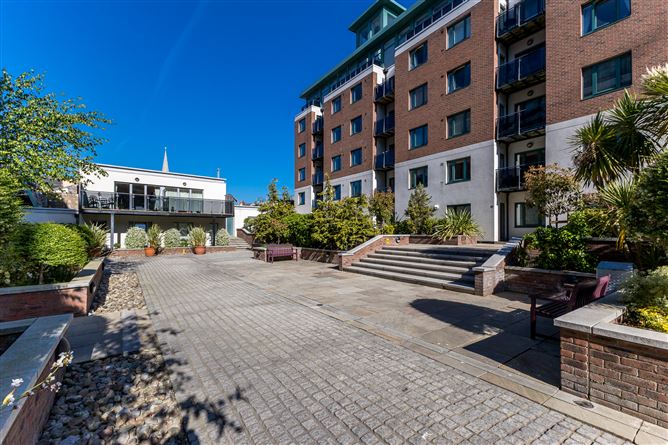 38 Adelaide Square, Whitefriar Street, South City Centre,   Dublin 8