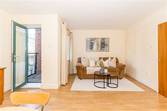 38 Adelaide Square, Whitefriar Street, South City Centre,   Dublin 8
