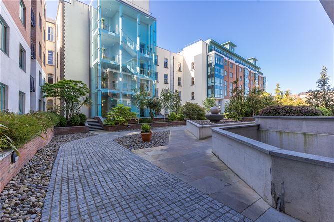 38 Adelaide Square, Whitefriar Street, South City Centre,   Dublin 8
