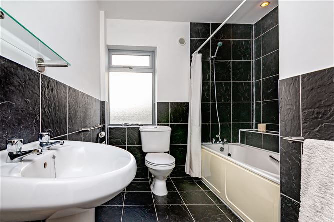 5 The Crescent, Ballisodare, Co. Sligo
