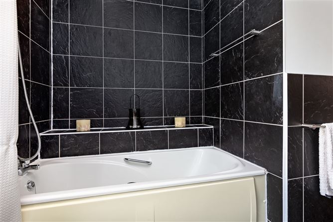5 The Crescent, Ballisodare, Co. Sligo