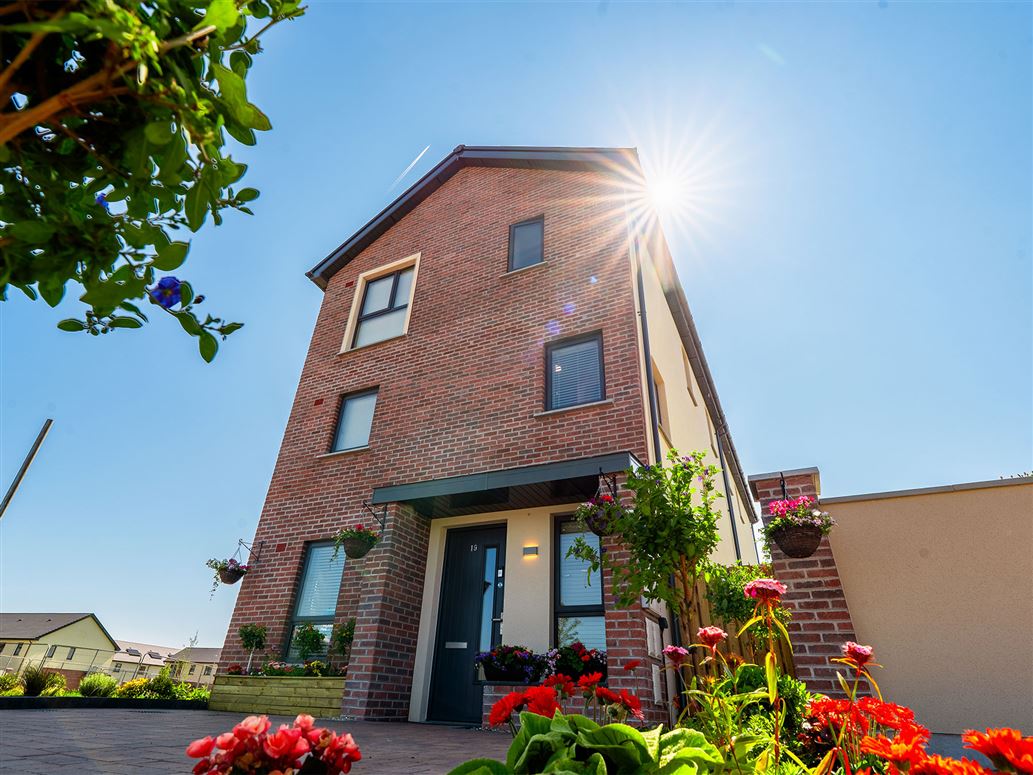 19 The Place, Kilmartin Grove, Hollystown, Dublin 15
