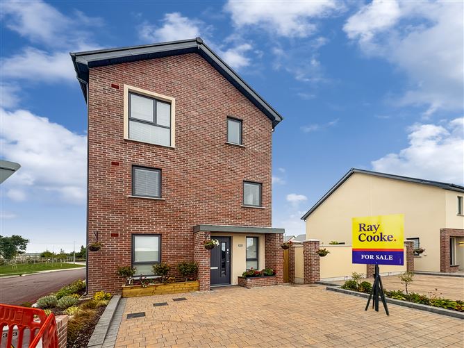 19 The Place, Kilmartin Grove, Hollystown, Dublin 15