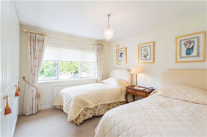 8 Brighton Avenue, Foxrock, Dublin 18
